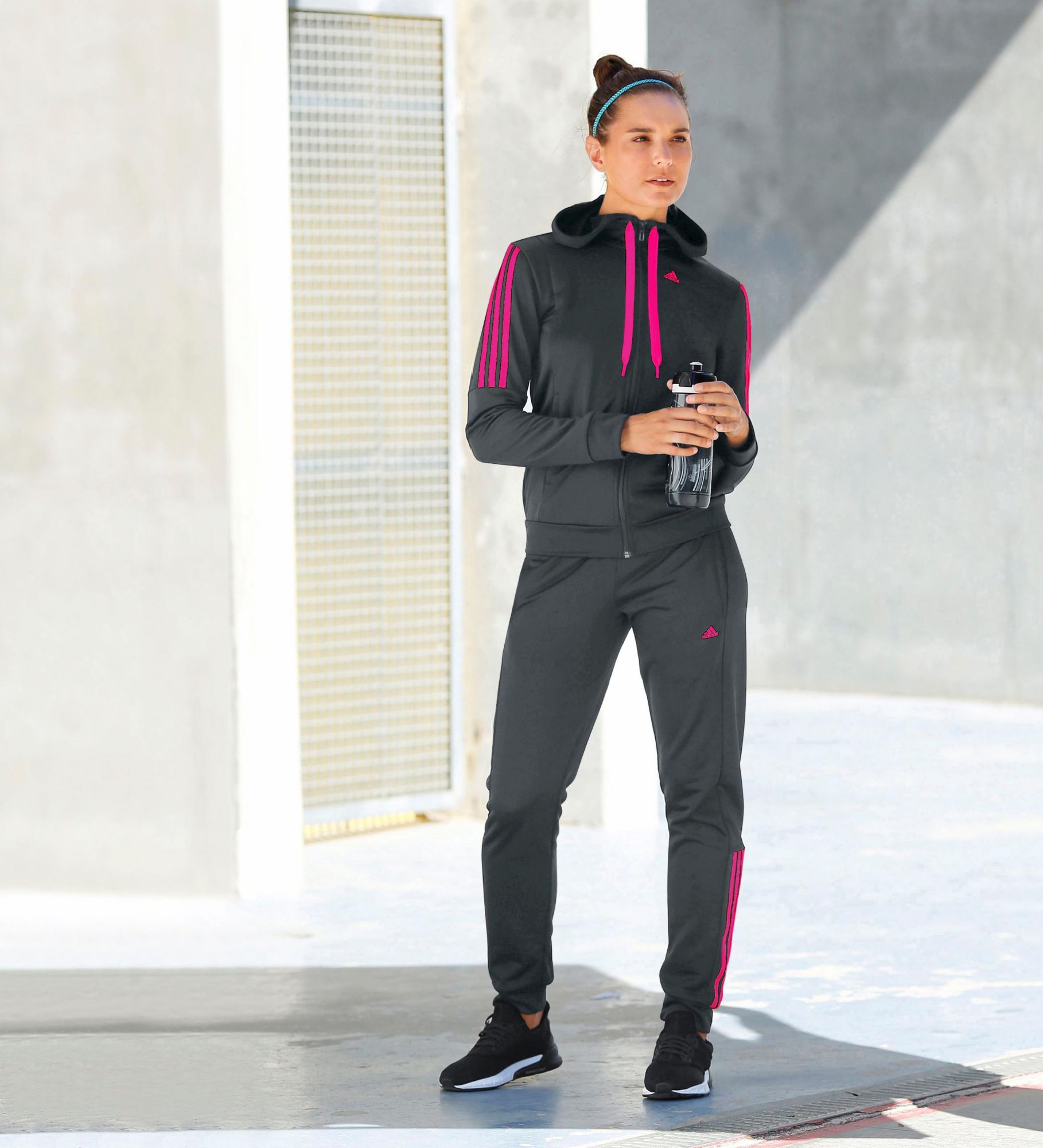 Adidas Weißer Trainingsanzug Adidas Weißer Trainingsanzug