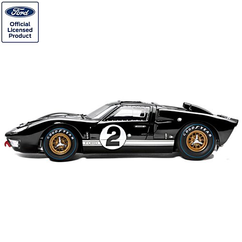 1:18-Scale 1966 Ford GT-40 Diecast Replica Car: Black