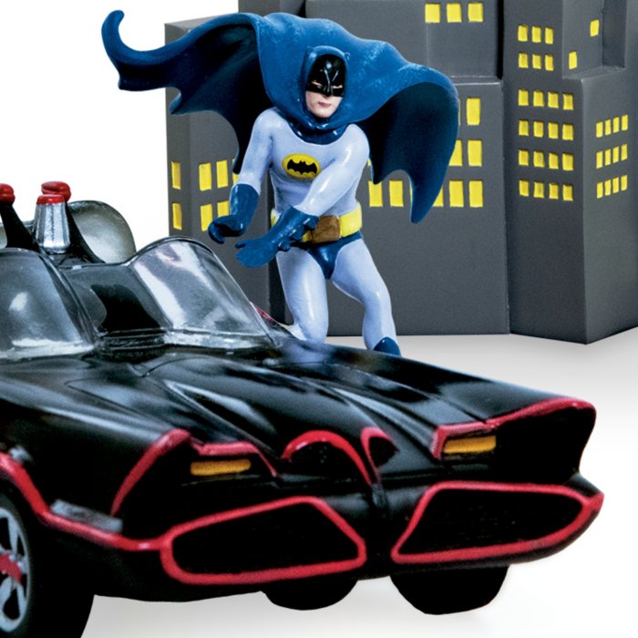 Batmobile et figurine Batman 30 centimètres