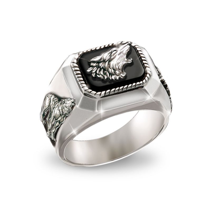 &#039;The Call Of The Wild&#039; Wolf Onyx Ring