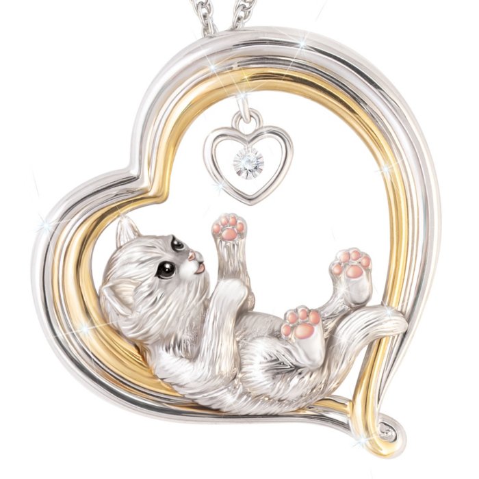 My Cat With Pendant Love\' Fills My Heart