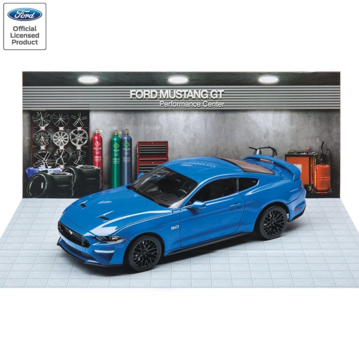 Officially Licensed 2019 Ford Mustang GT 1:18-Scale Diecast Car And Diorama  Model: 1:18-Scale 2019 Ford Mustang GT Diecast Car And Diorama